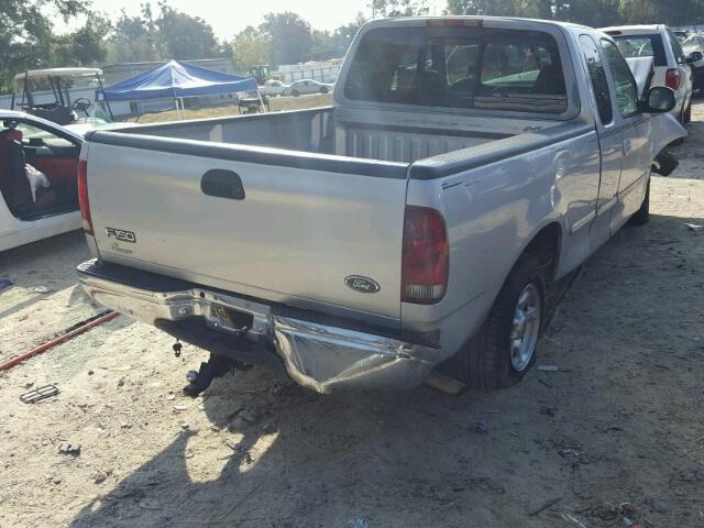 1FTZX1764WNA71605 - 1998 FORD F150 SILVER photo 4