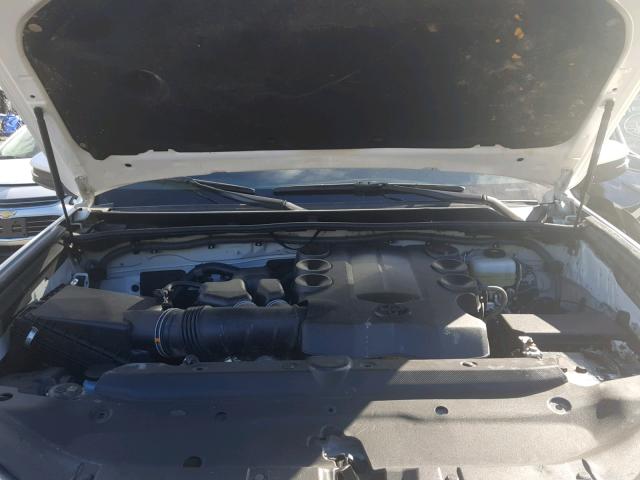 JTEBU5JR6H5460877 - 2017 TOYOTA 4RUNNER SR Biały zdjęcie 7