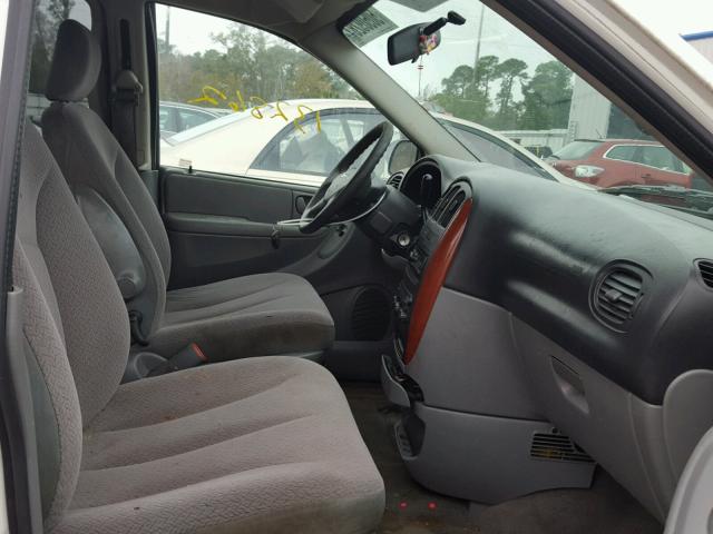 1A4GJ45R77B154840 - 2007 CHRYSLER TOWN & COU WHITE photo 5