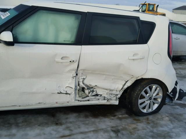 KNDJP3A59H7473037 - 2017 KIA SOUL + WHITE photo 9