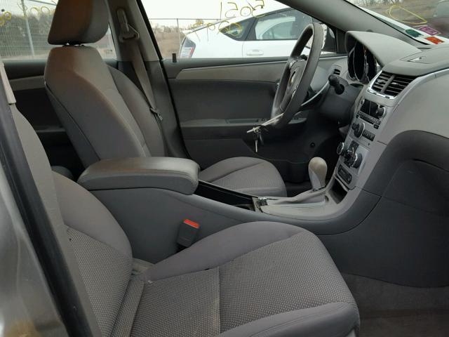 1G1ZC5E05AF174450 - 2010 CHEVROLET MALIBU 1LT SILVER photo 5