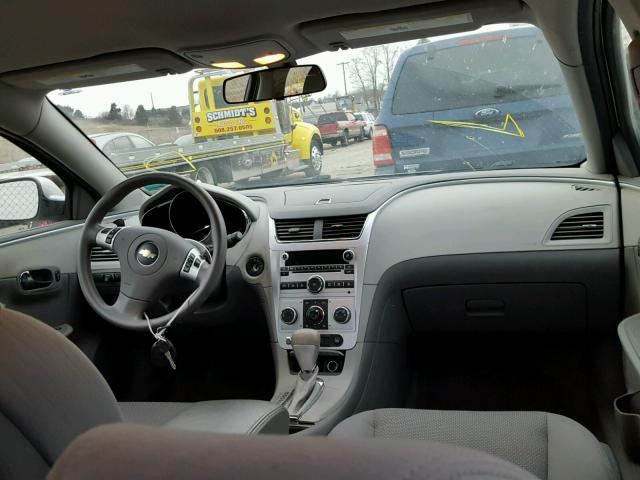 1G1ZC5E05AF174450 - 2010 CHEVROLET MALIBU 1LT SILVER photo 9