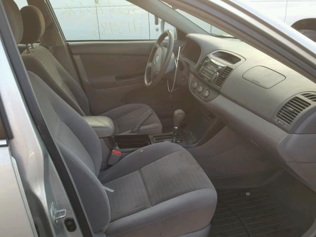 4T1BE32K76U735629 - 2006 TOYOTA CAMRY LE 银色 照片 5