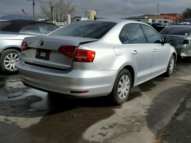 3VW2K7AJ3FM336621 - 2015 VOLKSWAGEN JETTA BASE SILVER photo 4