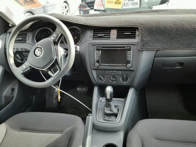 3VW2K7AJ3FM336621 - 2015 VOLKSWAGEN JETTA BASE SILVER photo 9