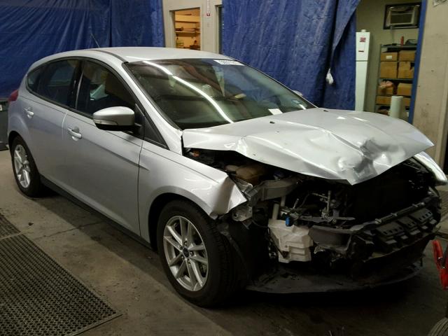 1FADP3K23FL270768 - 2015 FORD FOCUS SE SILVER photo 1