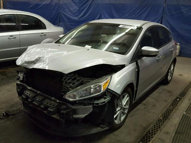 1FADP3K23FL270768 - 2015 FORD FOCUS SE SILVER photo 2