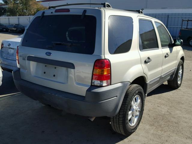 1FMYU93154KA47174 - 2004 FORD ESCAPE XLT GOLD photo 4