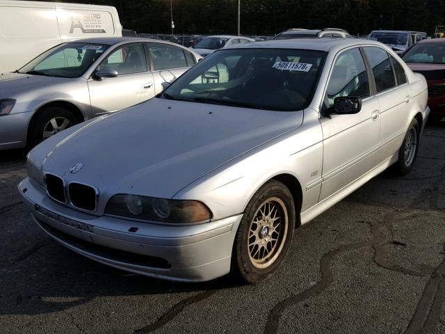 WBADT43491GF55438 - 2001 BMW 525 I AUTO SILVER photo 2