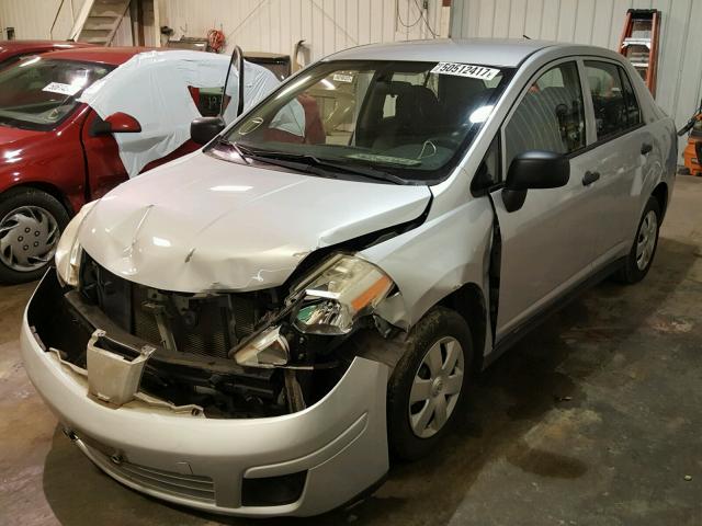 3N1CC11E29L472286 - 2009 NISSAN VERSA S SILVER photo 2