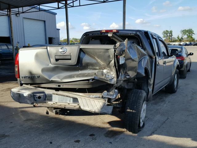 1N6AD07U45C435365 - 2005 NISSAN FRONTIER C GRAY photo 4