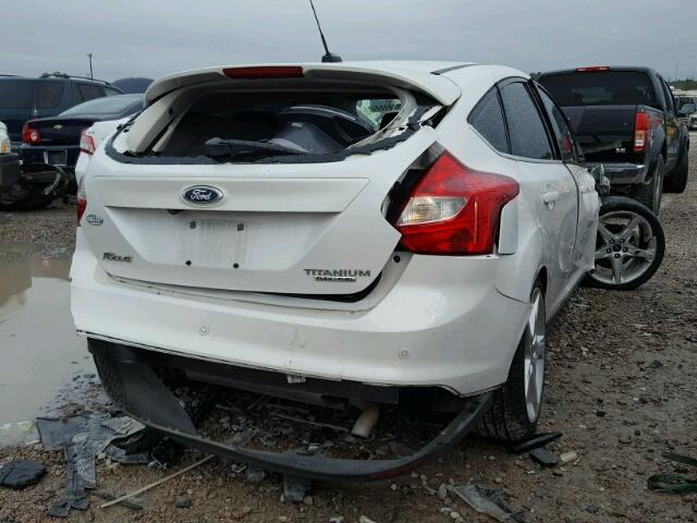 1FADP3N29DL301014 - 2013 FORD FOCUS TITA WHITE photo 4