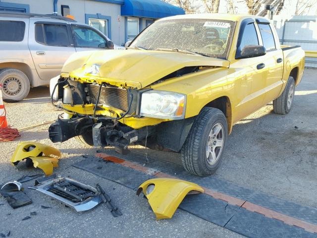 1D7HE48N96S620862 - 2006 DODGE DAKOTA QUA YELLOW photo 2