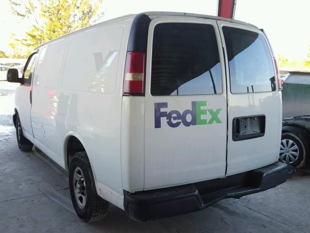 1GCFG15X231157643 - 2003 CHEVROLET EXPRESS G1 WHITE photo 3