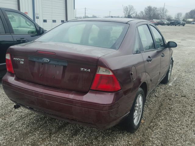 1FAFP34N86W181941 - 2006 FORD FOCUS ZX4 MAROON photo 4