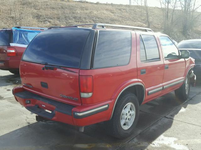 1GNDT13W8W2161215 - 1998 CHEVROLET BLAZER RED photo 4