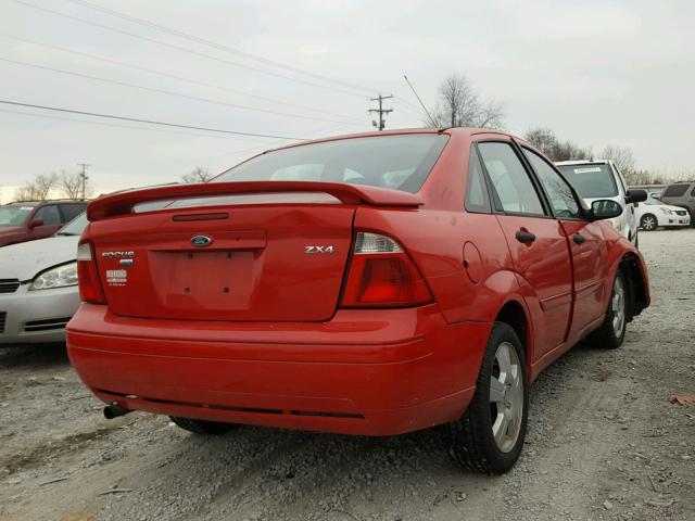 1FAFP34N76W171949 - 2006 FORD FOCUS ZX4 RED photo 4