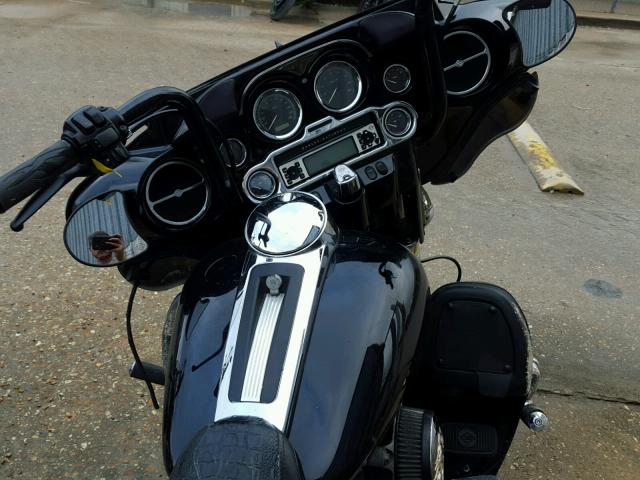 1HD1FC4198Y709304 - 2008 HARLEY-DAVIDSON FLHTCUI BLACK photo 5