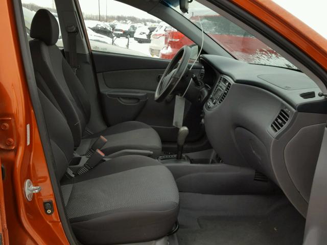 KNADE223X96516489 - 2009 KIA RIO BASE ORANGE photo 5