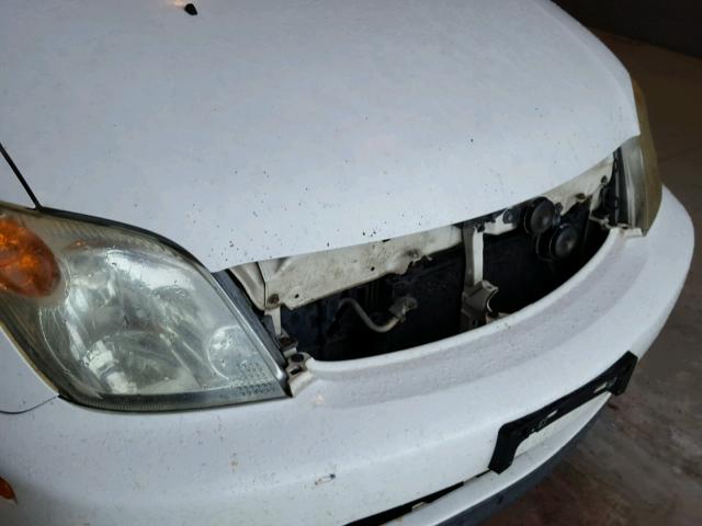 JTKKT624550089678 - 2005 TOYOTA SCION XA WHITE photo 9