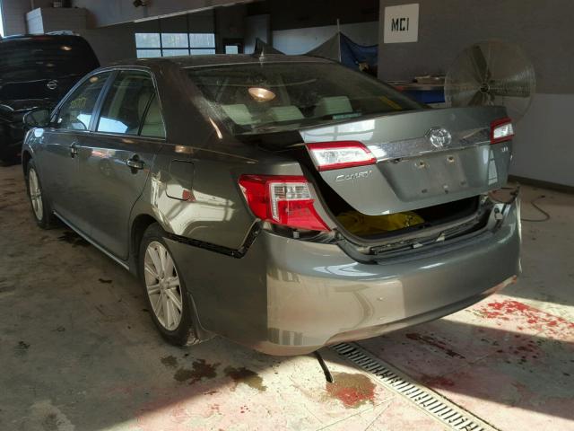 4T1BK1FK9CU512138 - 2012 TOYOTA CAMRY SE GRAY photo 3