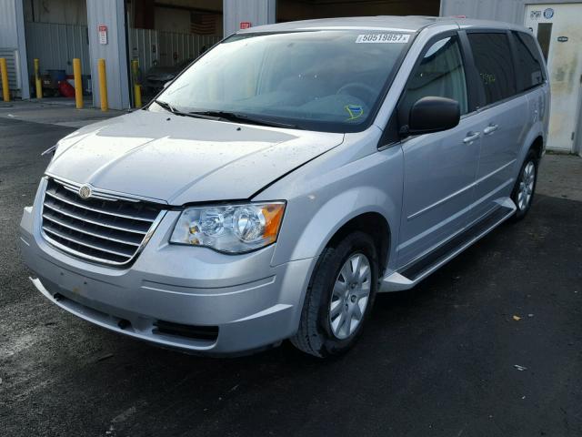 2A4RR4DE9AR287107 - 2010 CHRYSLER TOWN & COU SILVER photo 2