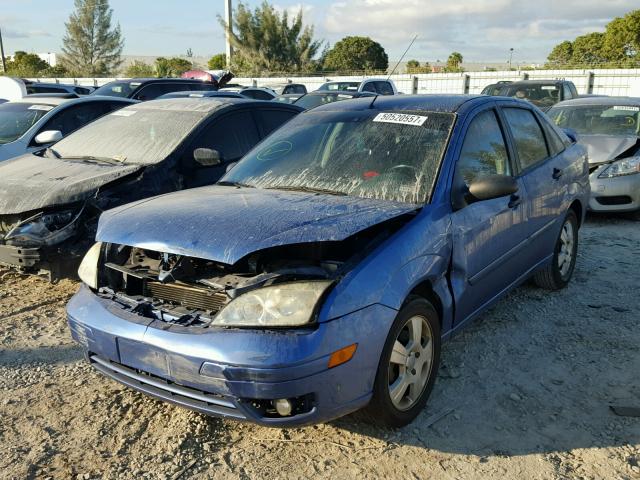 1FAFP34N15W172836 - 2005 FORD FOCUS ZX4 BLUE photo 2