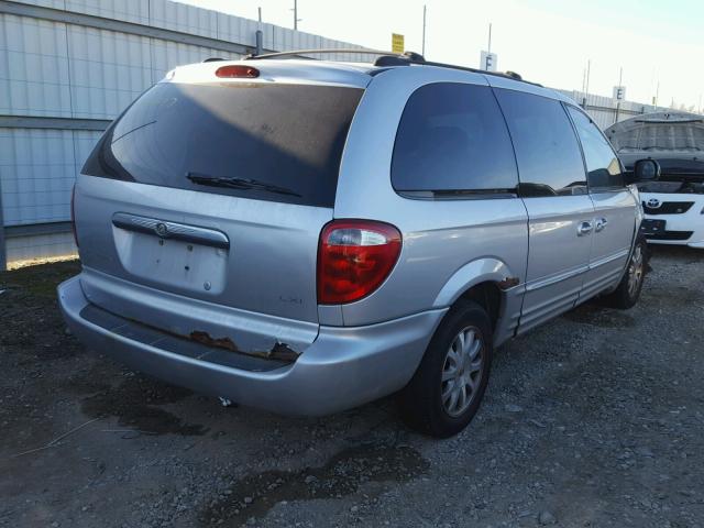 2C4GP54L92R557722 - 2002 CHRYSLER TOWN & COU SILVER photo 4