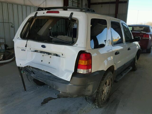 1FMYU93184KB24765 - 2004 FORD ESCAPE XLT WHITE photo 4