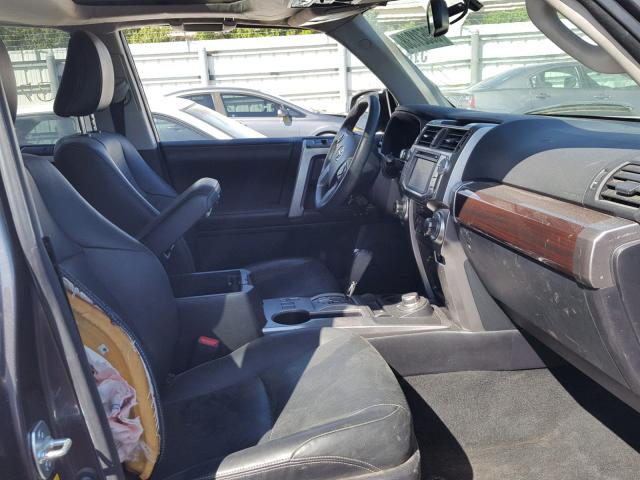 JTEBU5JR5G5335089 - 2016 TOYOTA 4RUNNER SR GRAY photo 5