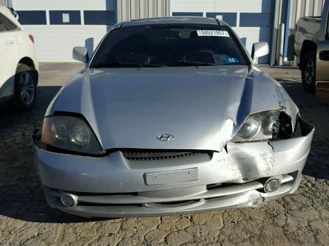 KMHHM65D53U067434 - 2003 HYUNDAI TIBURON SILVER photo 9