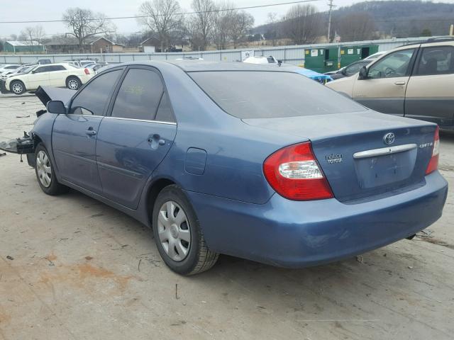 4T1BE32K23U211686 - 2003 TOYOTA CAMRY LE BLUE photo 3