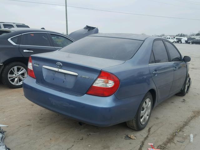 4T1BE32K23U211686 - 2003 TOYOTA CAMRY LE BLUE photo 4