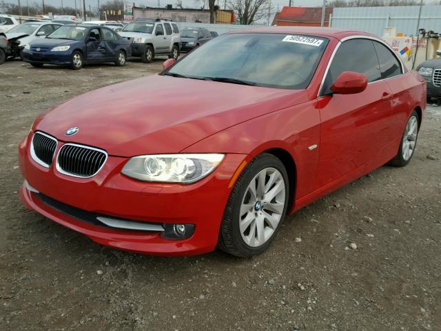 WBADW3C54BE439620 - 2011 BMW 328 I RED photo 2