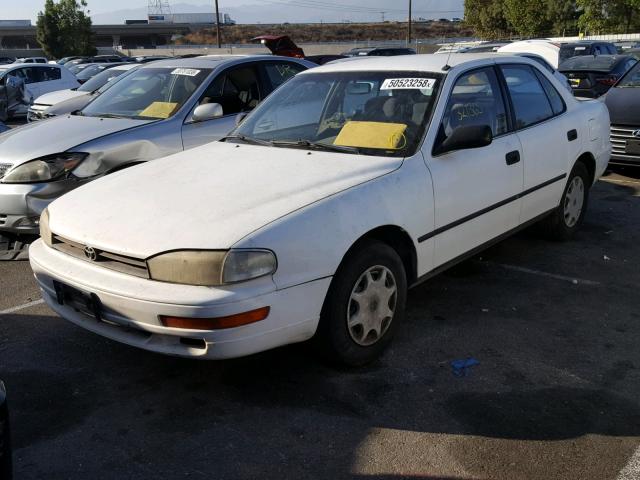 JT2SK11EXN0049872 - 1992 TOYOTA CAMRY DLX WHITE photo 2