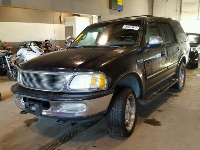 1FMRU18W9WLC35218 - 1998 FORD EXPEDITION BLACK photo 2