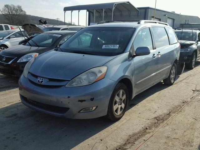 5TDZA22C66S445338 - 2006 TOYOTA SIENNA XLE BLUE photo 2