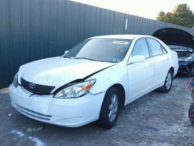 4T1BE32K14U338138 - 2004 TOYOTA CAMRY LE WHITE photo 2