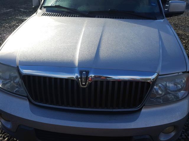 5LMFU28R44LJ20247 - 2004 LINCOLN NAVIGATOR 银色 照片 7