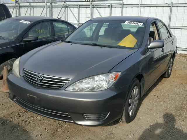 4T1BE32K96U708366 - 2006 TOYOTA CAMRY LE CHARCOAL photo 2