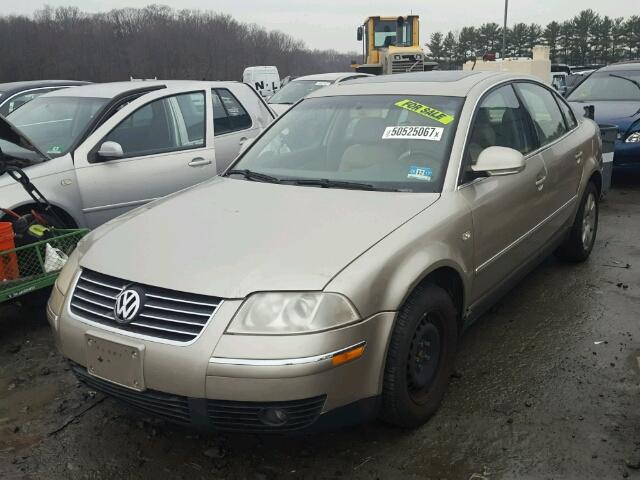 WVWAD63B95P010517 - 2005 VOLKSWAGEN PASSAT GLS BROWN photo 2