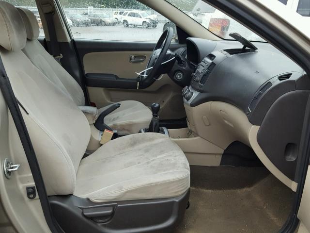 KMHDU46D08U554131 - 2008 HYUNDAI ELANTRA GL GOLD photo 5