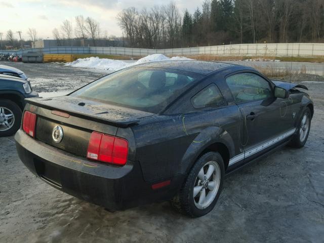 1ZVHT80NX95109342 - 2009 FORD MUSTANG BLACK photo 4