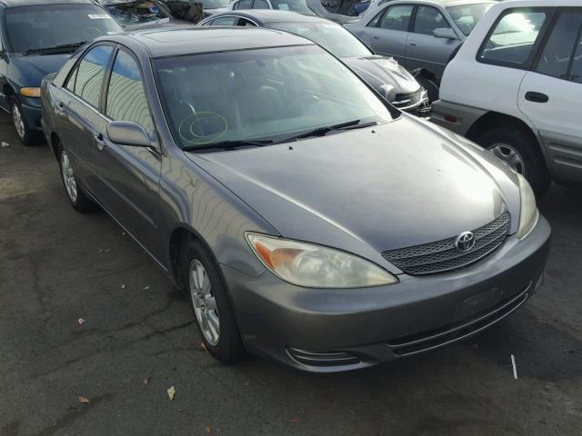 JTDBF30K220009375 - 2002 TOYOTA CAMRY LE ნაცრისფერი ფოტო 1