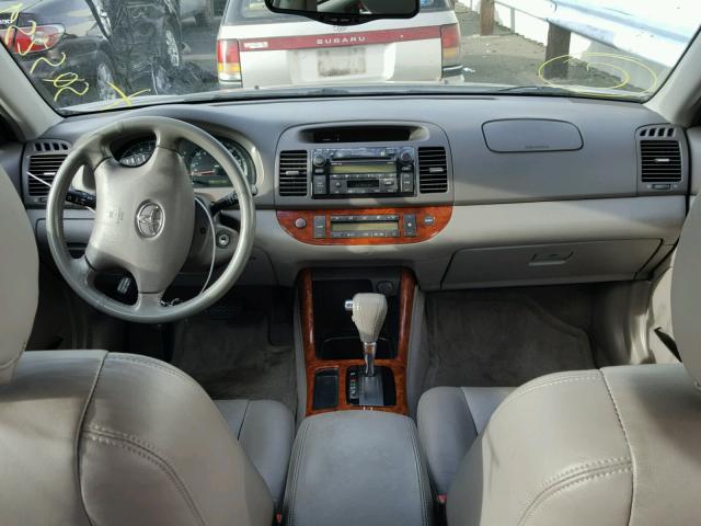 JTDBF30K220009375 - 2002 TOYOTA CAMRY LE ნაცრისფერი ფოტო 9