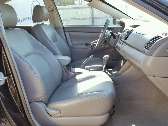 4T1BE32K45U057629 - 2005 TOYOTA CAMRY LE შავი ფოტო 5