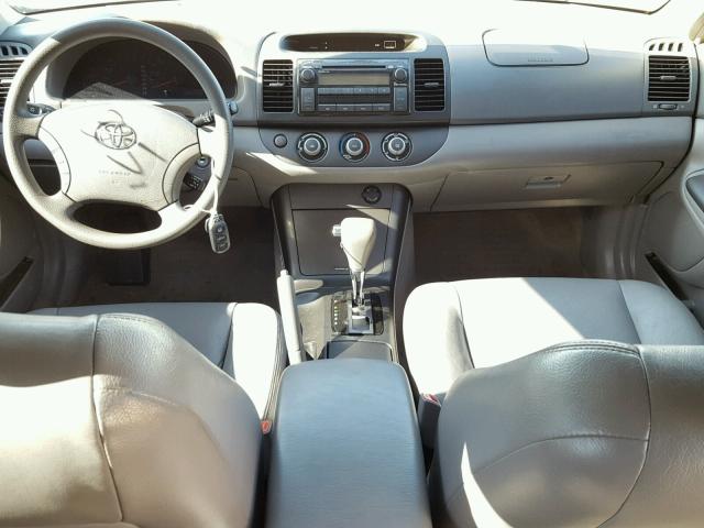 4T1BE32K45U057629 - 2005 TOYOTA CAMRY LE შავი ფოტო 9