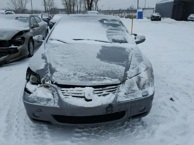 JH4KB16305C800277 - 2005 ACURA RL GRAY photo 9