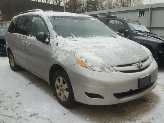 5TDZA23C76S573828 - 2006 TOYOTA SIENNA CE SILVER photo 1