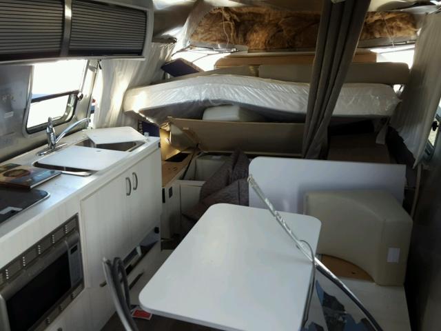 1STVRTF14JJ540400 - 2018 AIRS TRAVEL TRA ვერცხლისფერი ფოტო 5